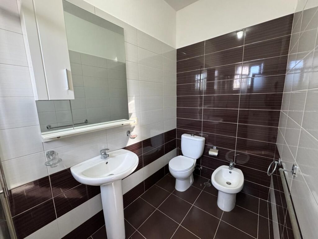 Jepet Shtepi Private me qera 3+1+2