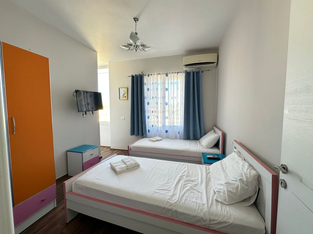 Apartament me pamje të plotë nga deti për qira në Vlorë