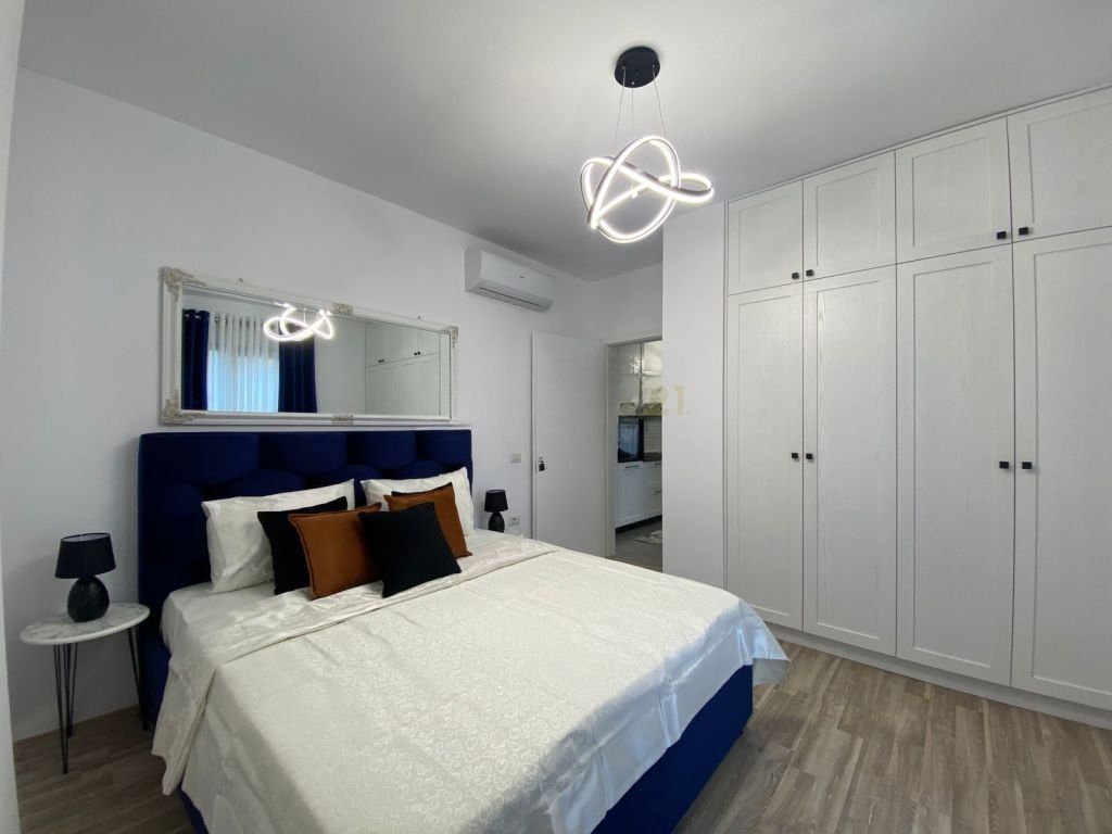 Jepet me Qira Apartament 1+1 – 21 Dhjetori, pranë Mondialit