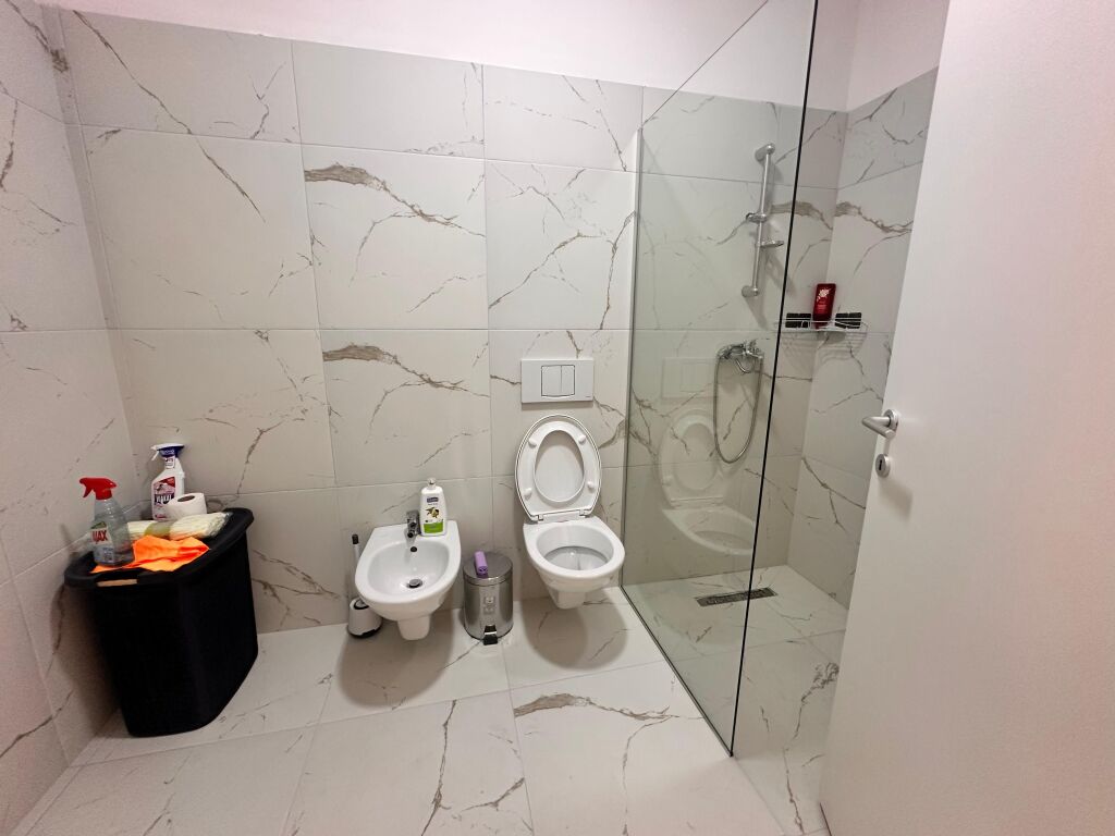 🏠 Jepet me qira apartament 2+1+2