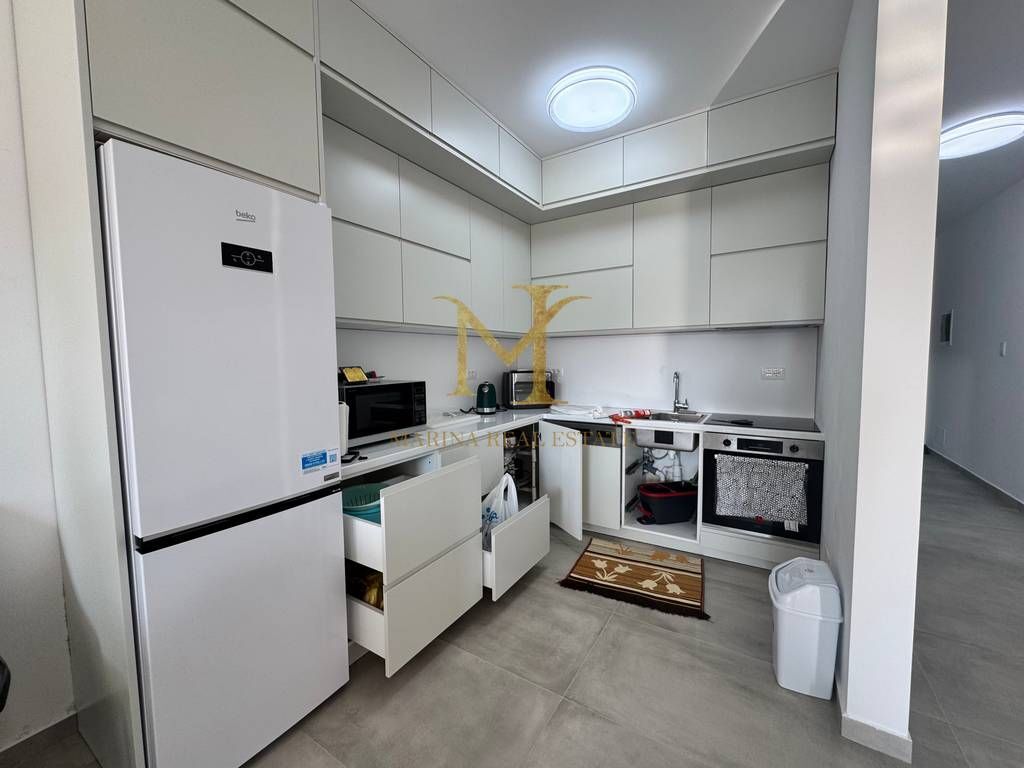 Jepet me qera apartament 2+1+depo ne Plazh Hekurudha, Durres!