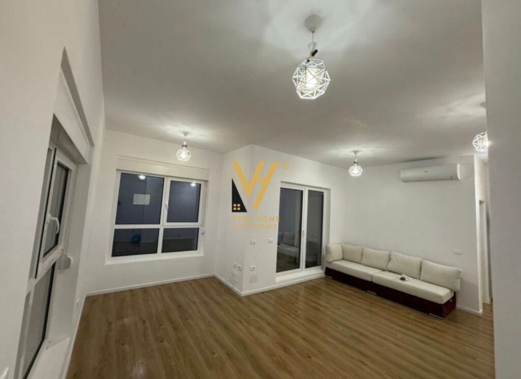 OFFICE 50 M2 FOR RENT AT KADIU COMPLEX 40,000 LEKE