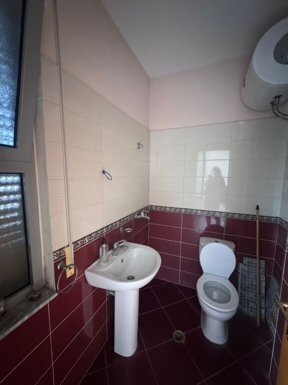 🏠 Shitet apartament 2+1+2 në Durrës