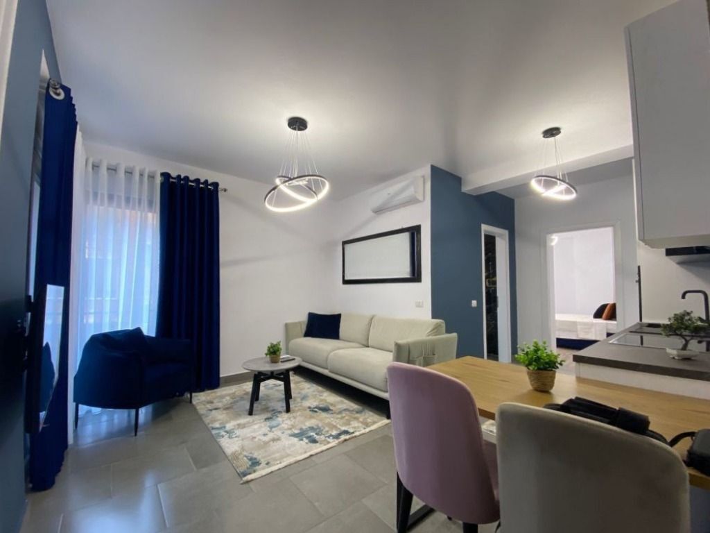 Jepet me Qira Apartament 1+1 – 21 Dhjetori, pranë Mondialit