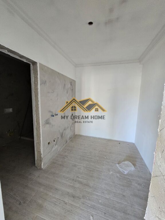 Apartament ne Shitje tek ish Rajoni i policis, Durrës !