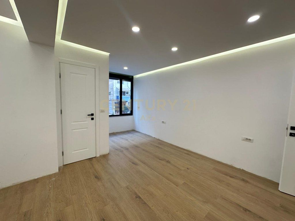 Office for Rent near Tirana Lake! 700 € /Month Total Area 105m2