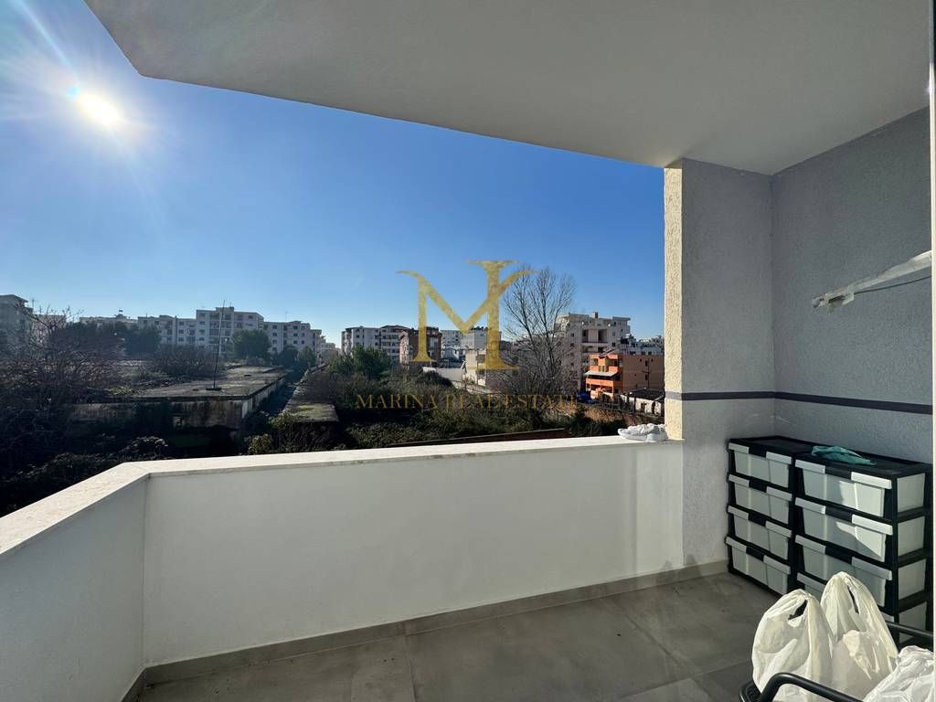 Jepet me qera apartament 2+1+depo ne Plazh Hekurudha, Durres!