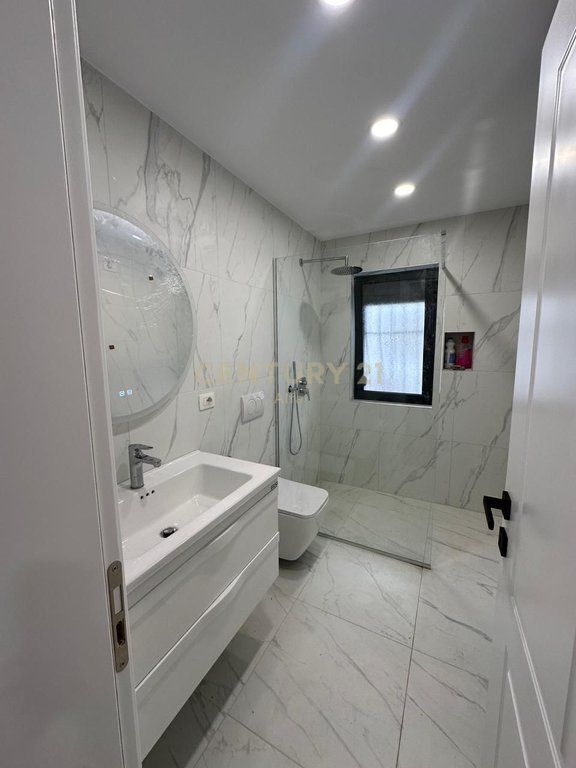 Office for Rent near Tirana Lake! 700 € /Month Total Area 105m2