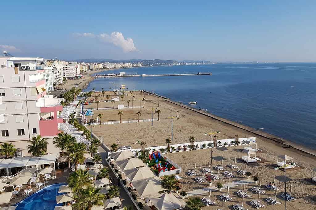 BAR-RESTORANT NE SHITJE, PRANE PISTES ILIRIA, DURRES!