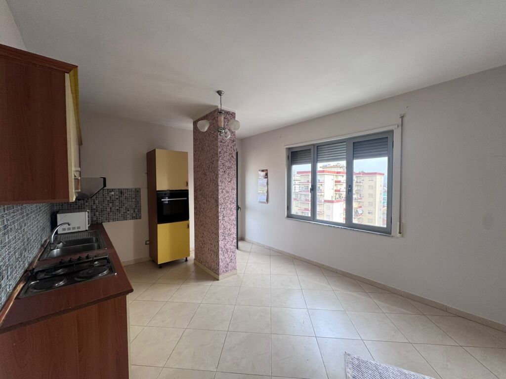 🏠 Shitet apartament 2+1+2 në Durrës