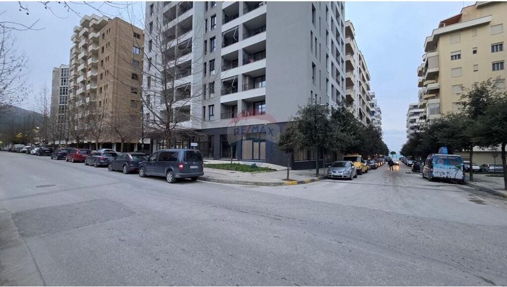 🏢 Ambient Biznesi Premium me Qera 