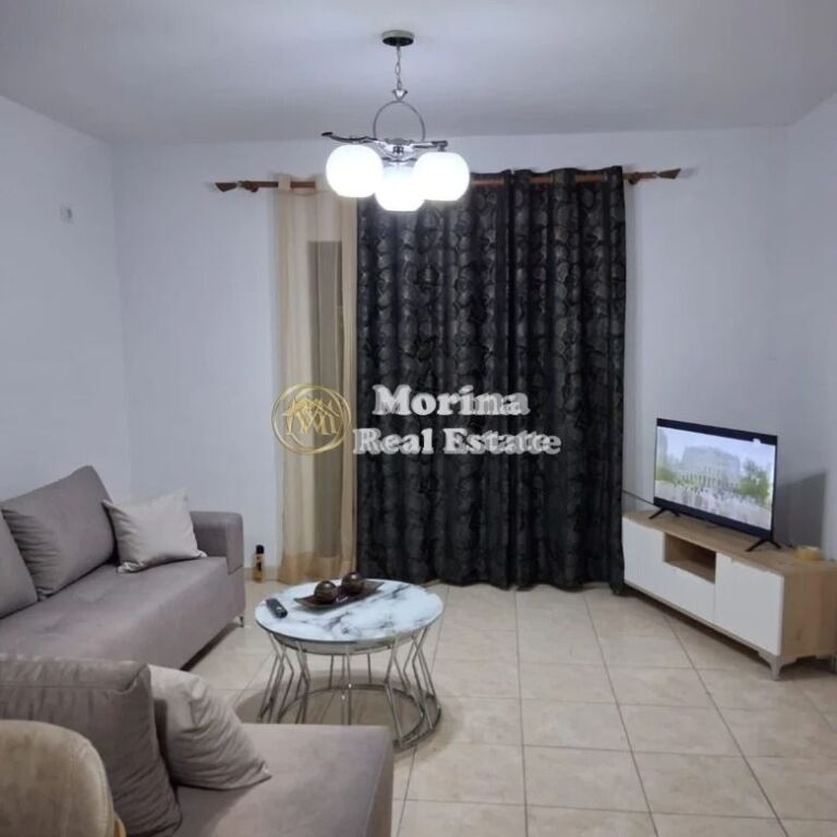 Affitto | Casa privata 3 + 1 | Kinostudio | 500 €/mese