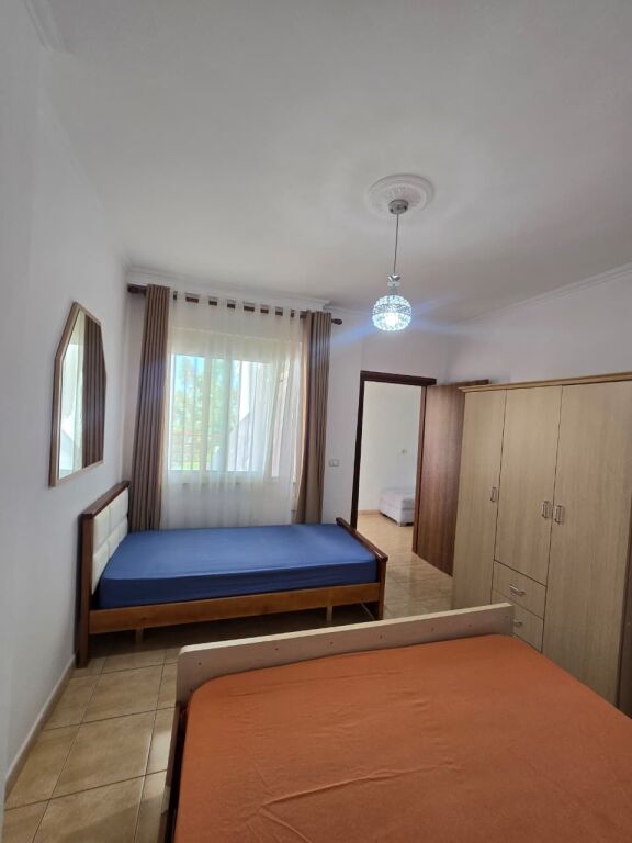 Shitet apartament vije e parë te Shkembi i Kavajes