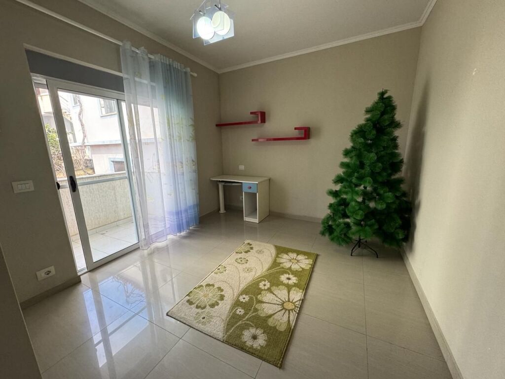 Jepet Shtepi Private me qera 3+1+2