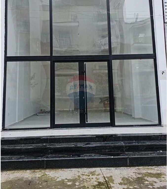 Shop for rent in Astir