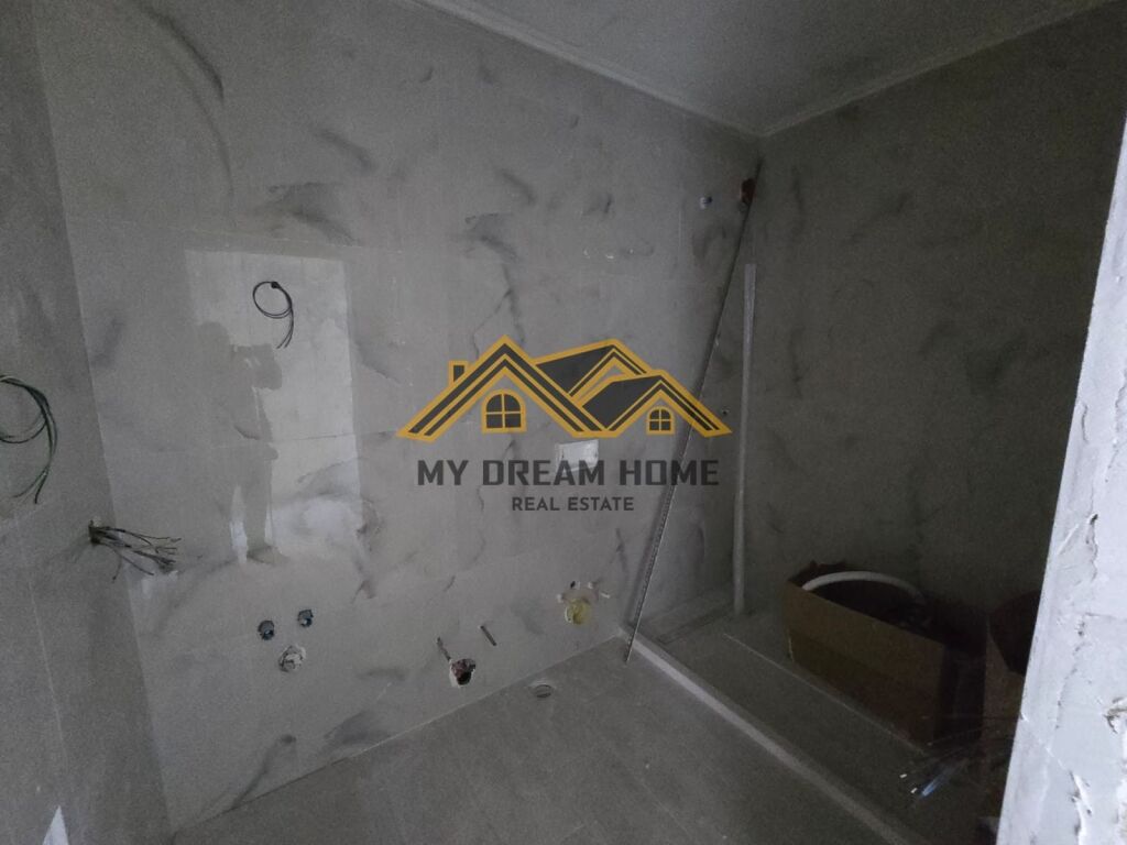 Apartament ne Shitje tek ish Rajoni i policis, Durrës !