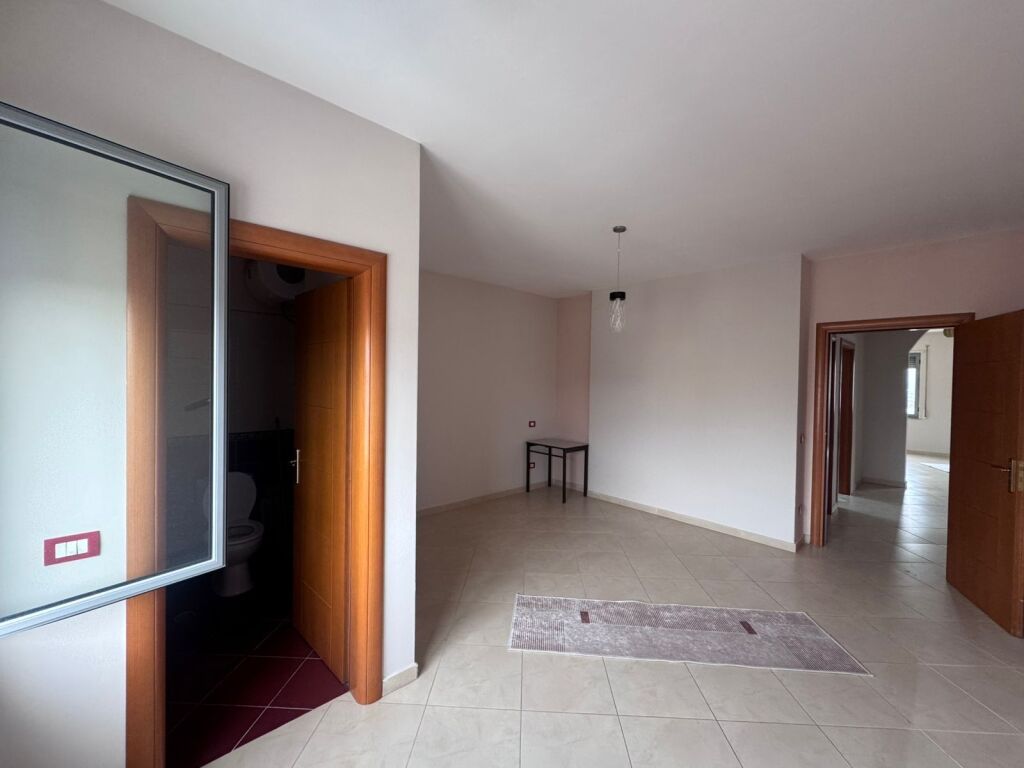 🏠 Shitet apartament 2+1+2 në Durrës