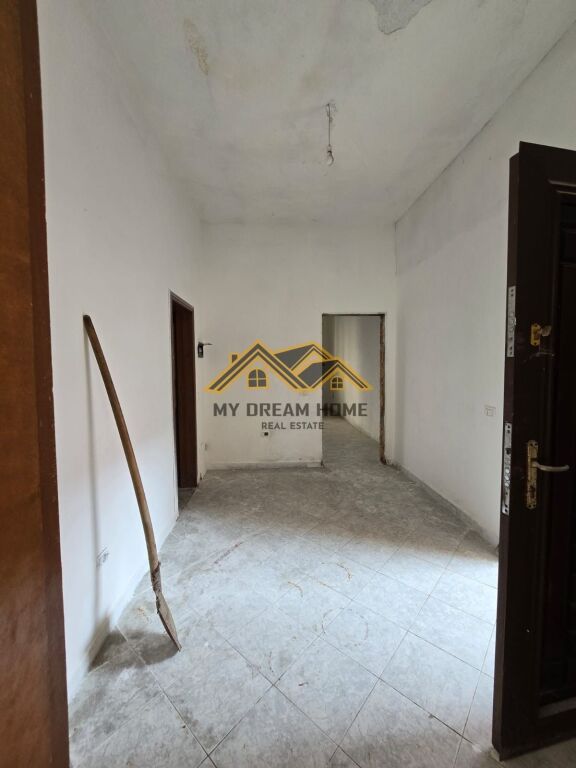 SHITET OBJEKT+TRUALL PRANE VALA PARK STADIUMI DURRES!