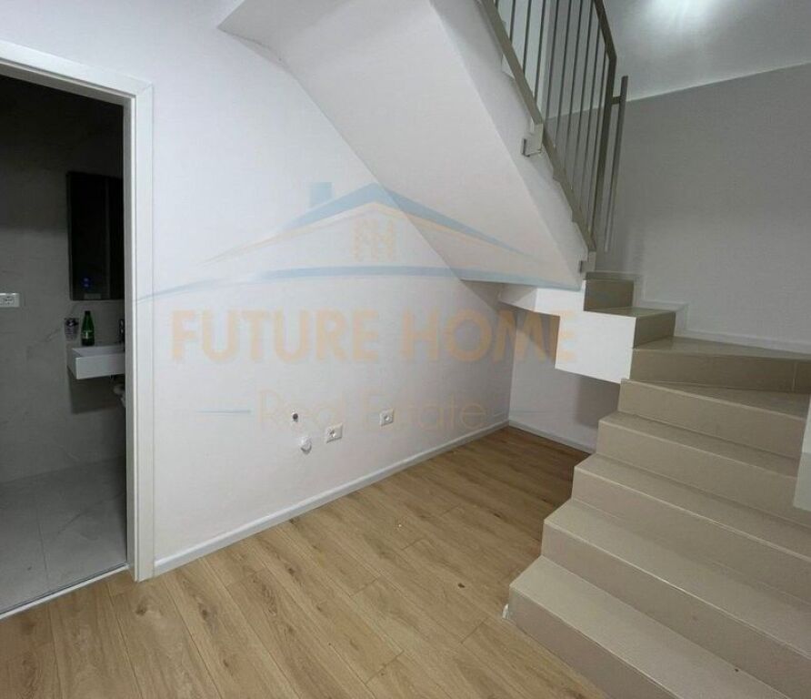 Qira Vilë 3-kateshe, Aba Residence, Sauk