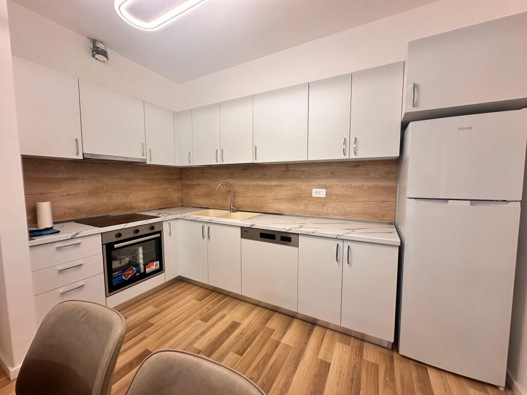 🏠 Jepet me qira apartament 2+1+2