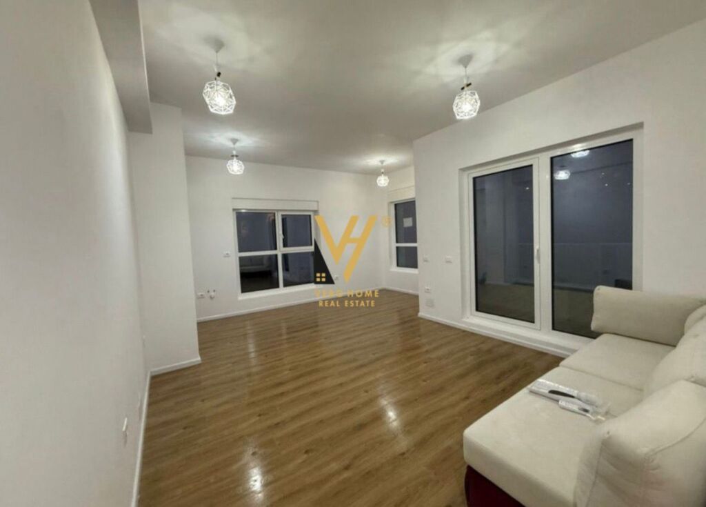 OFFICE 50 M2 FOR RENT AT KADIU COMPLEX 40,000 LEKE