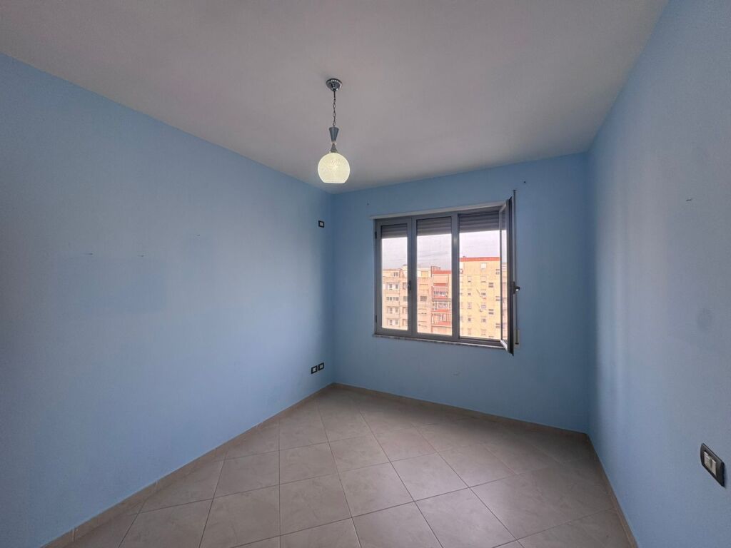 🏠 Shitet apartament 2+1+2 në Durrës