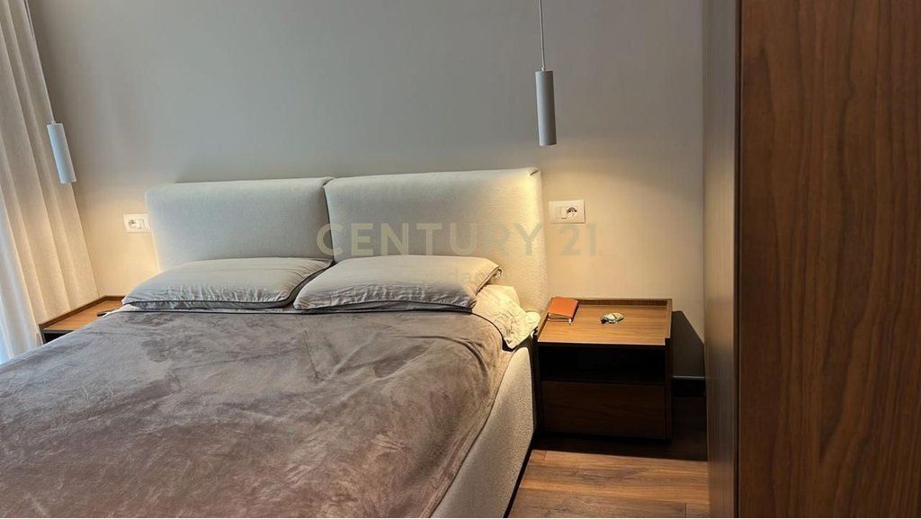Apartament 2+1+2 + Post Parkimi – Kompleksi Marga, Bulevardi i Ri !!