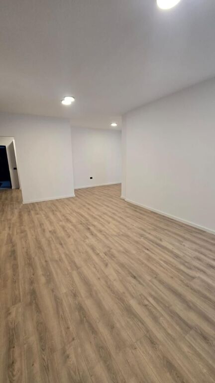 AMBIENT PER ZYRA, MYSLYM SHYRI