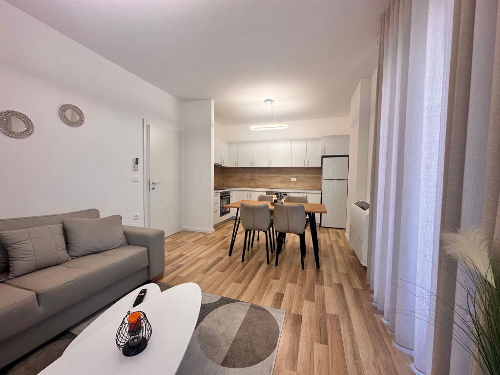 🏠 Jepet me qira apartament 2+1+2