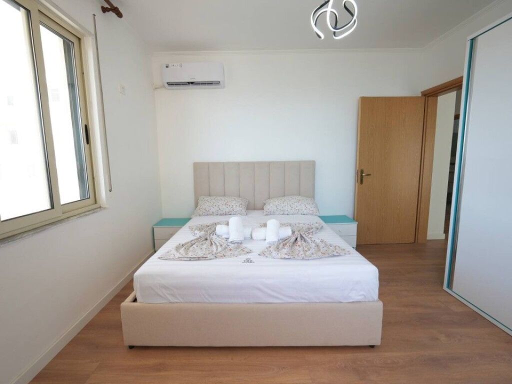 AFFITTASI SUPER APPARTAMENTO 1+1 CON VISTA MARE SULLA SPIAGGIA DI DURRES