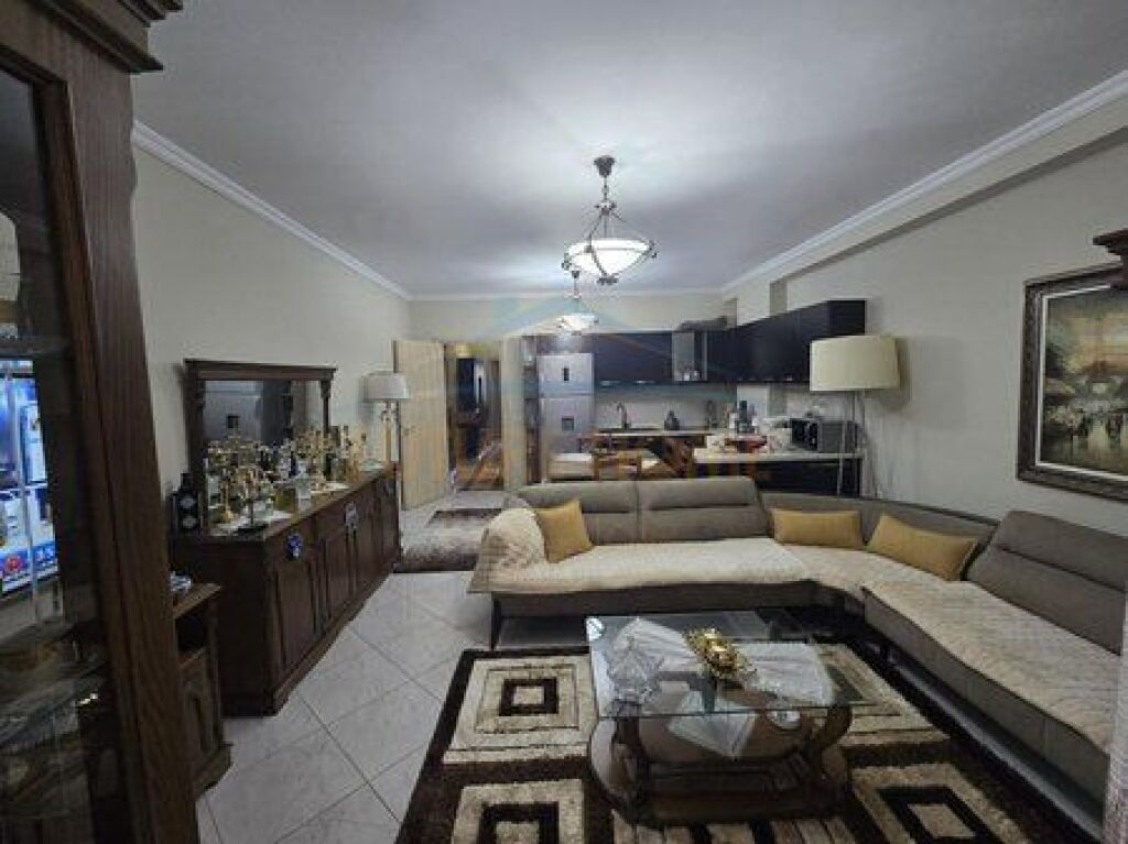 Apartment 2+1 for Sale, Unaza e Re