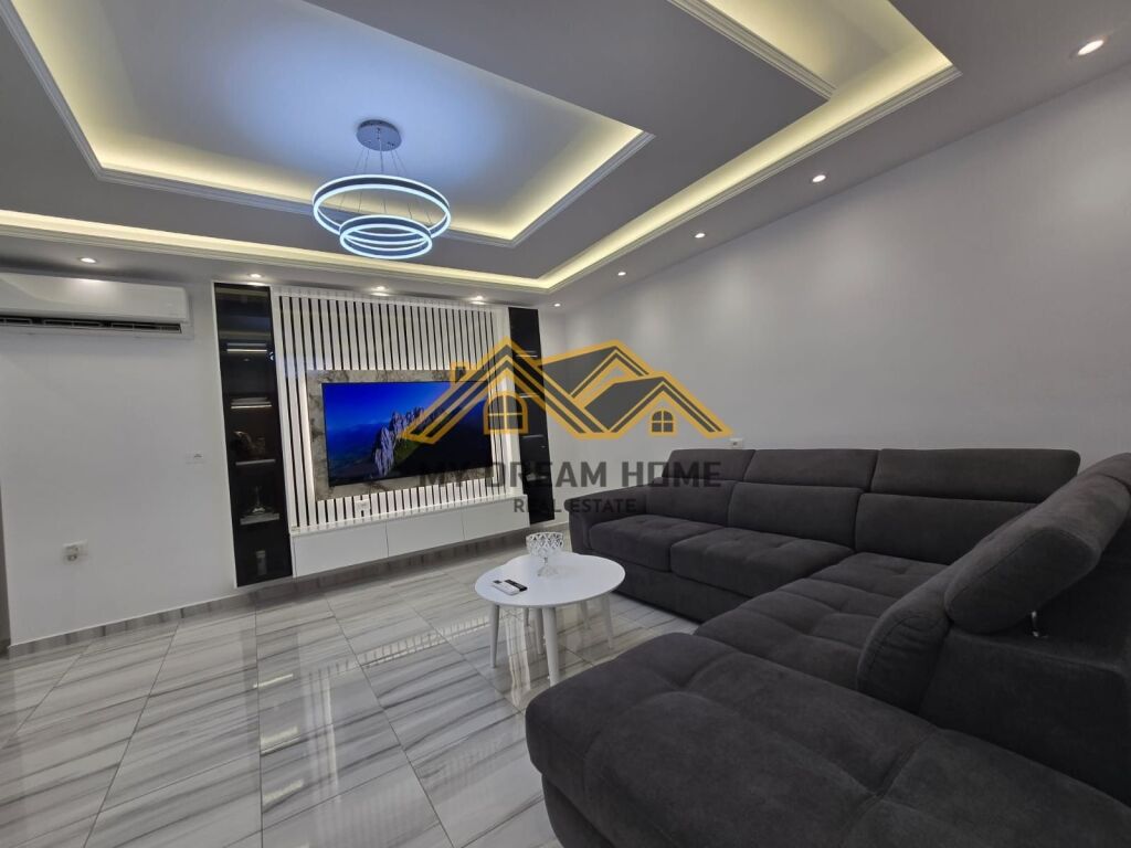 SHITET SUPER APARTAMENT 2+1 TEK SHKEMBI KAVAJES!