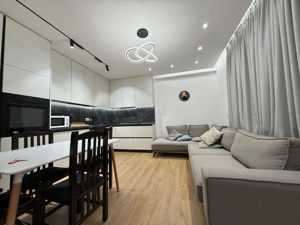 Shitet Apartament 2+1 tek Ish Fusha e Aviacionit