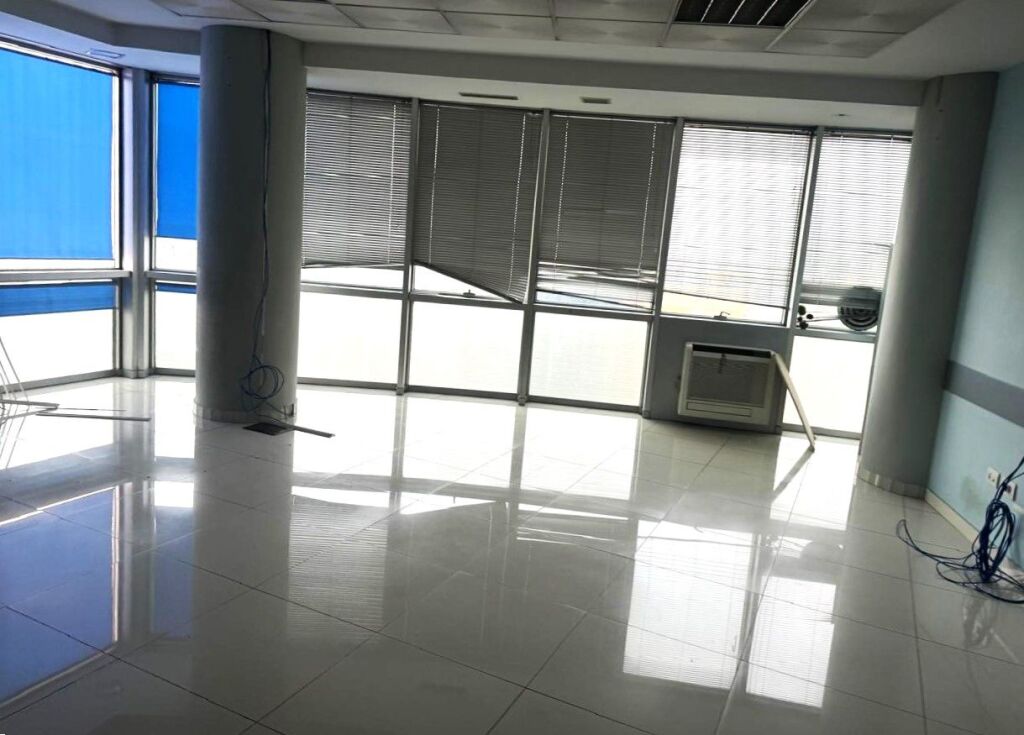 Zyra me qera tek Selvia (ID BZ2571) Tirane