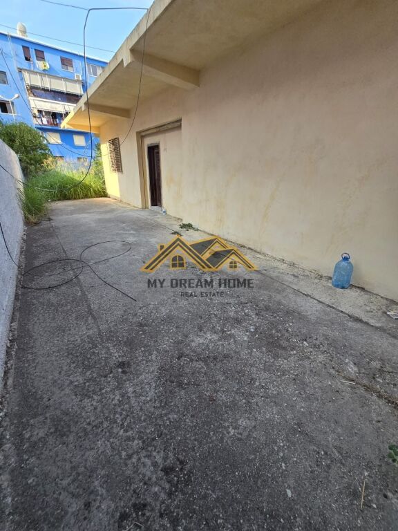 SHITET OBJEKT+TRUALL PRANE VALA PARK STADIUMI DURRES!