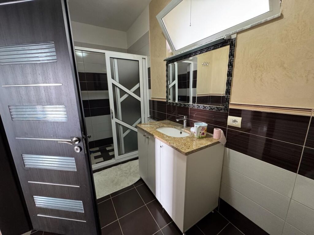 Jepet Shtepi Private me qera 3+1+2