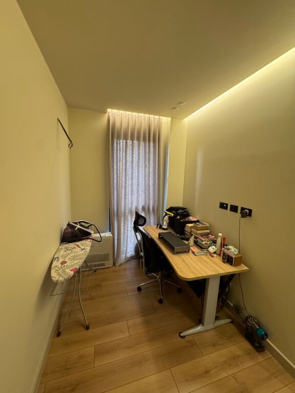 Jepet apartament me qira