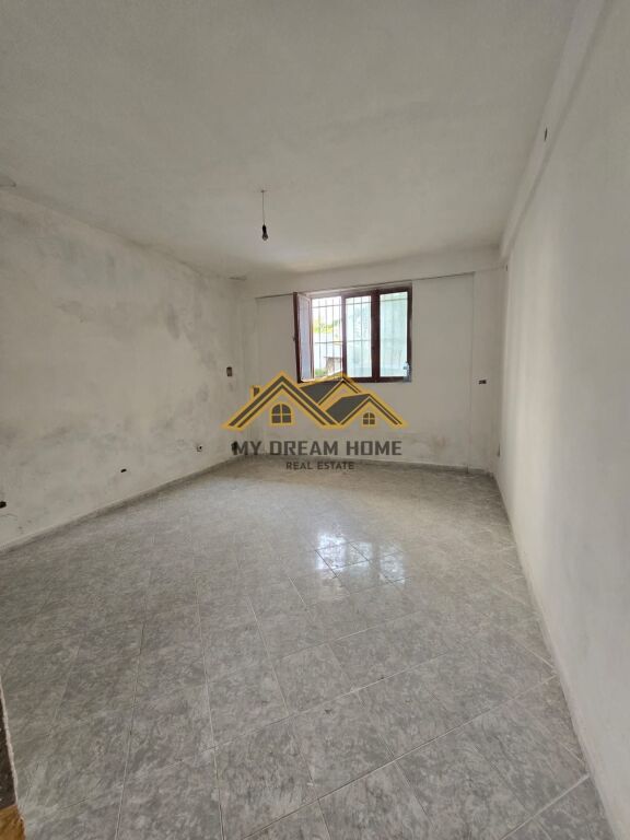 SHITET OBJEKT+TRUALL PRANE VALA PARK STADIUMI DURRES!