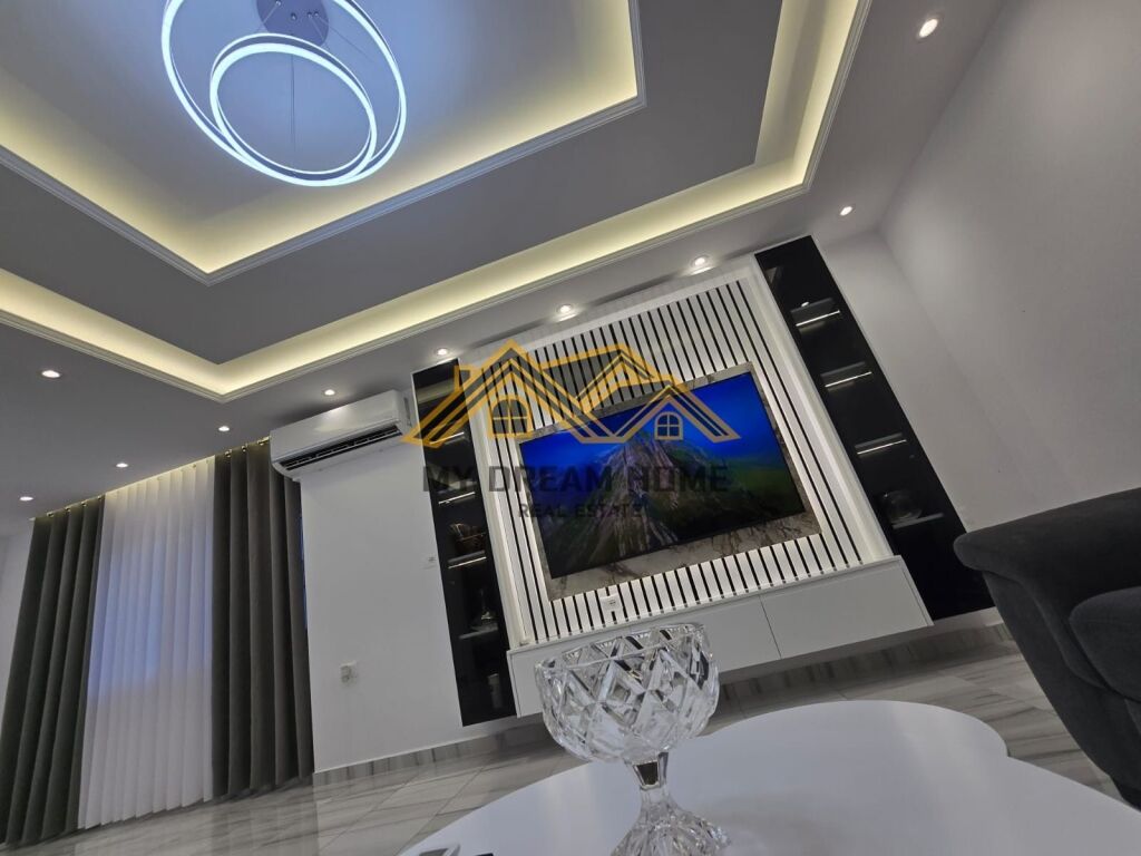 SHITET SUPER APARTAMENT 2+1 TEK SHKEMBI KAVAJES!