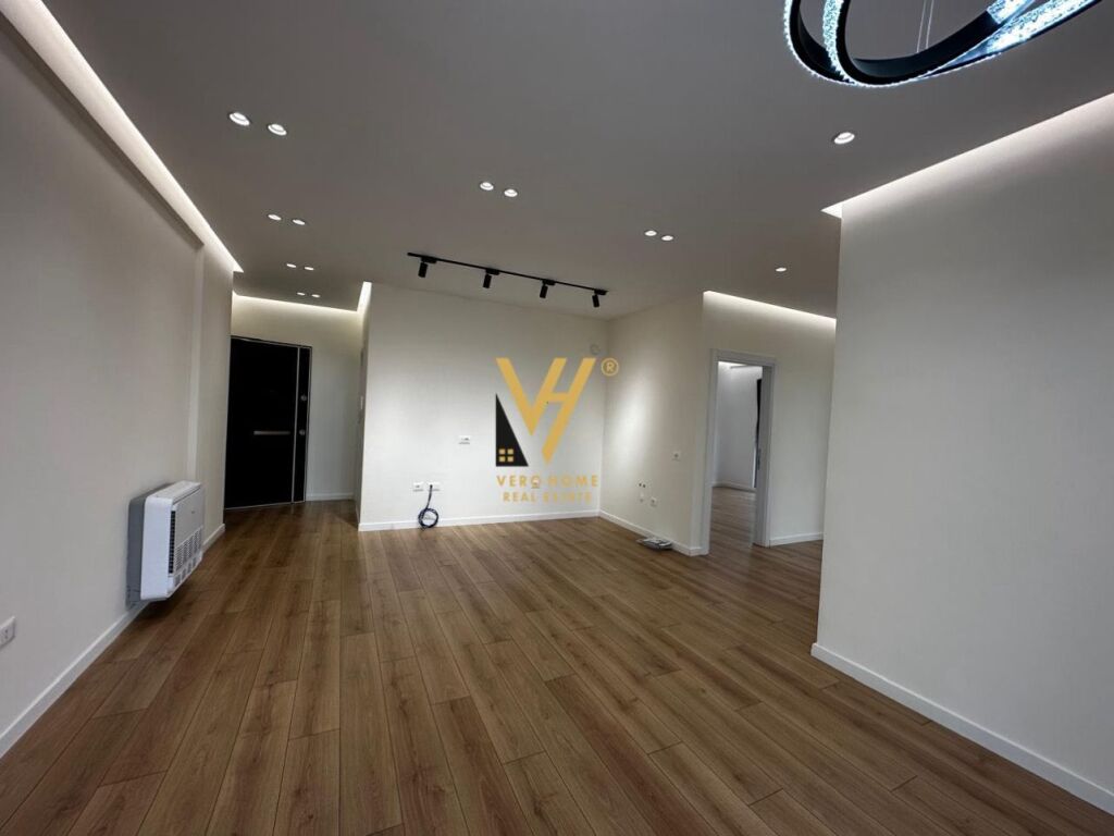 UFFICIO 106 M2 IN AFFITTO A ARLIS, FARMACIA 10 75.000 LEKE