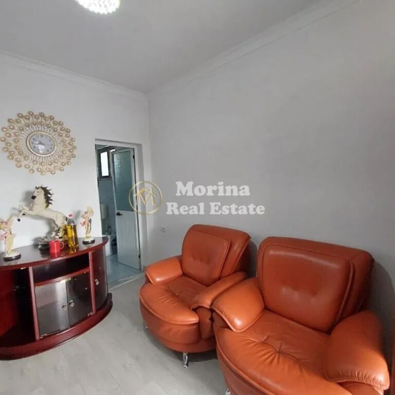 Rent | Private house 2 + 1 | American Hospital 2 | 450 €/month