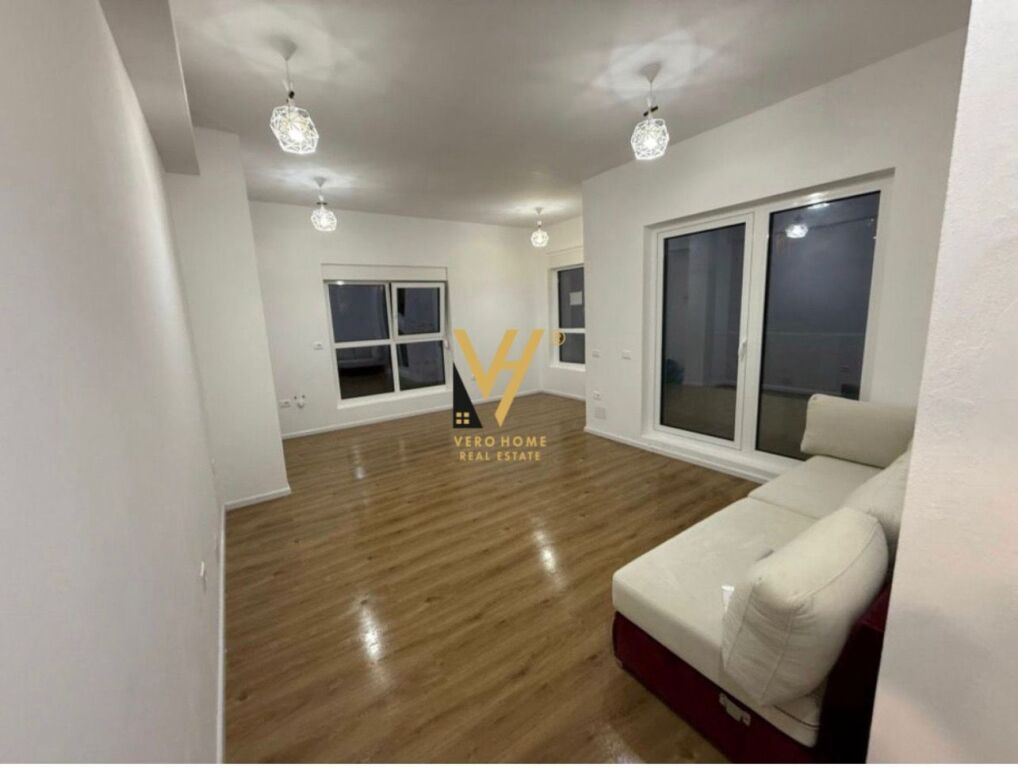 OFFICE 50 M2 FOR RENT AT KADIU COMPLEX 40,000 LEKE