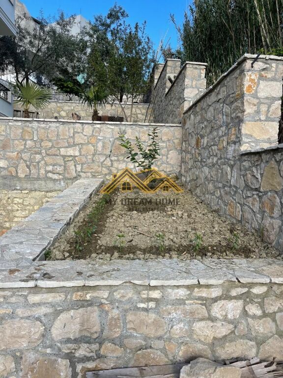 SHITET 2 SUPER VILA PLEPA DURRES!