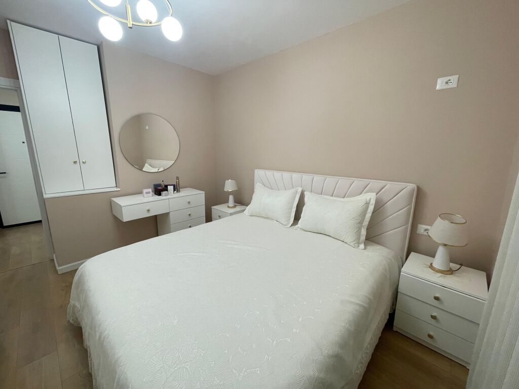 Apartment 1+1 rent Red School