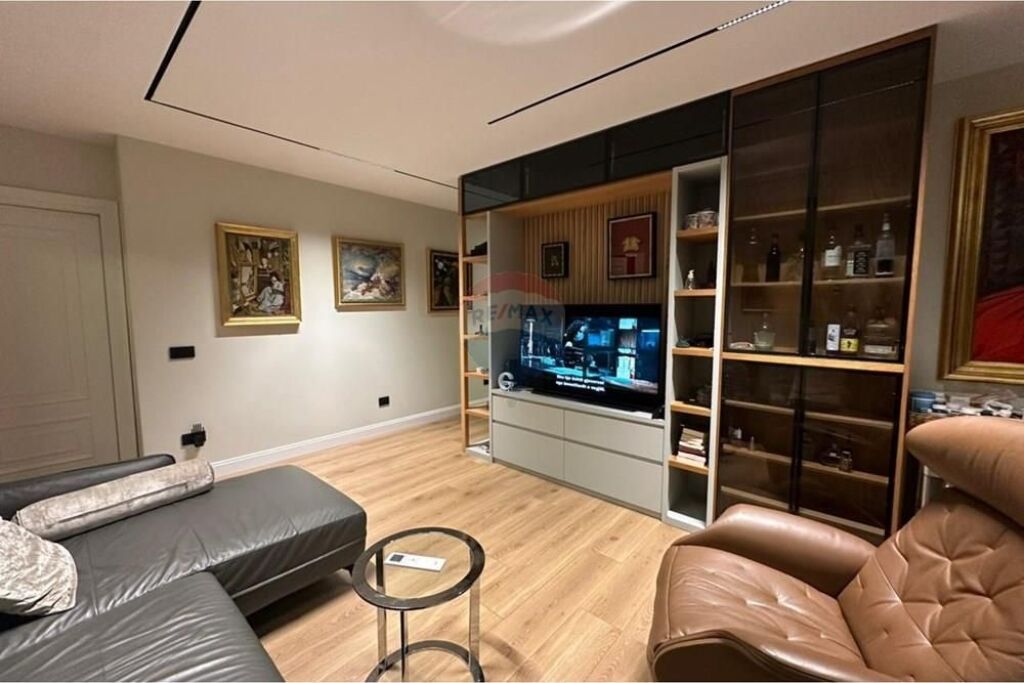 Apartment 2+1+2 for rent at Shallvaret