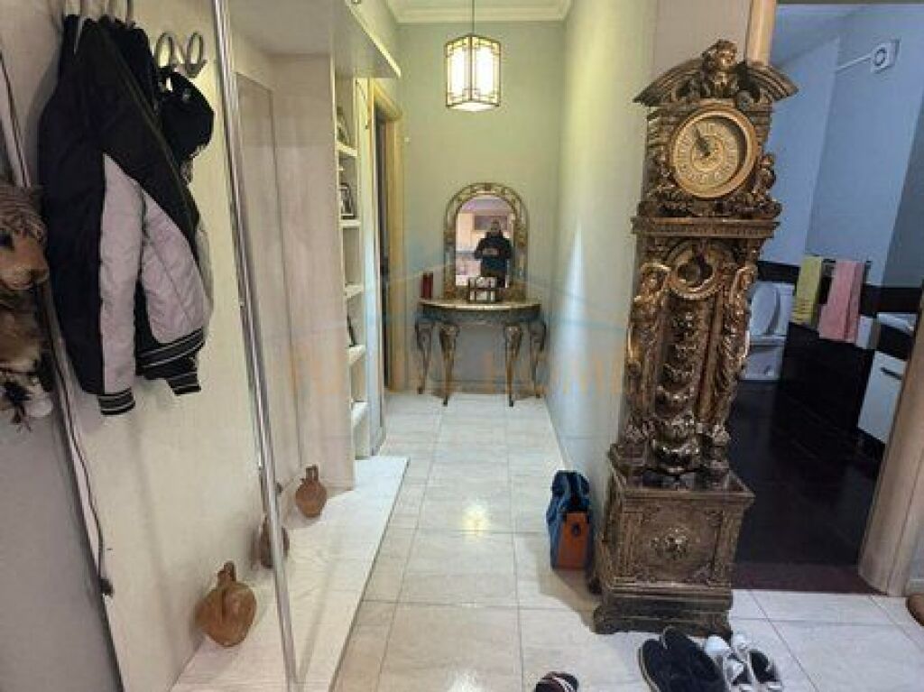 For sale, Apartment 2+1, Unaza e Re