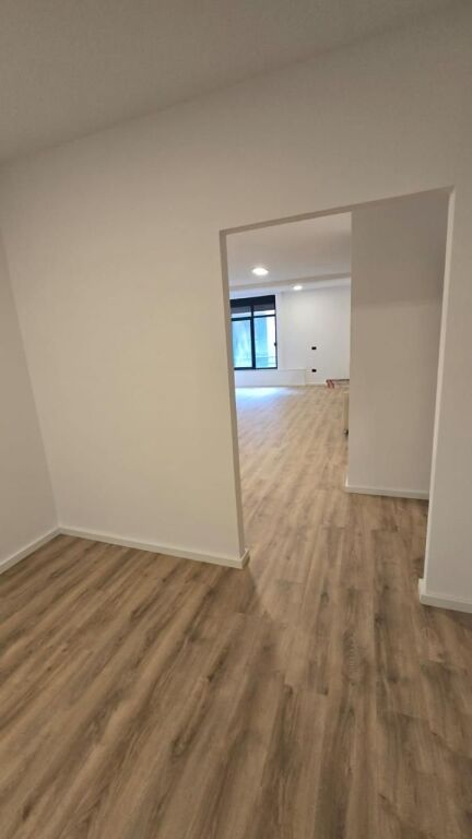 AMBIENT PER ZYRA, MYSLYM SHYRI