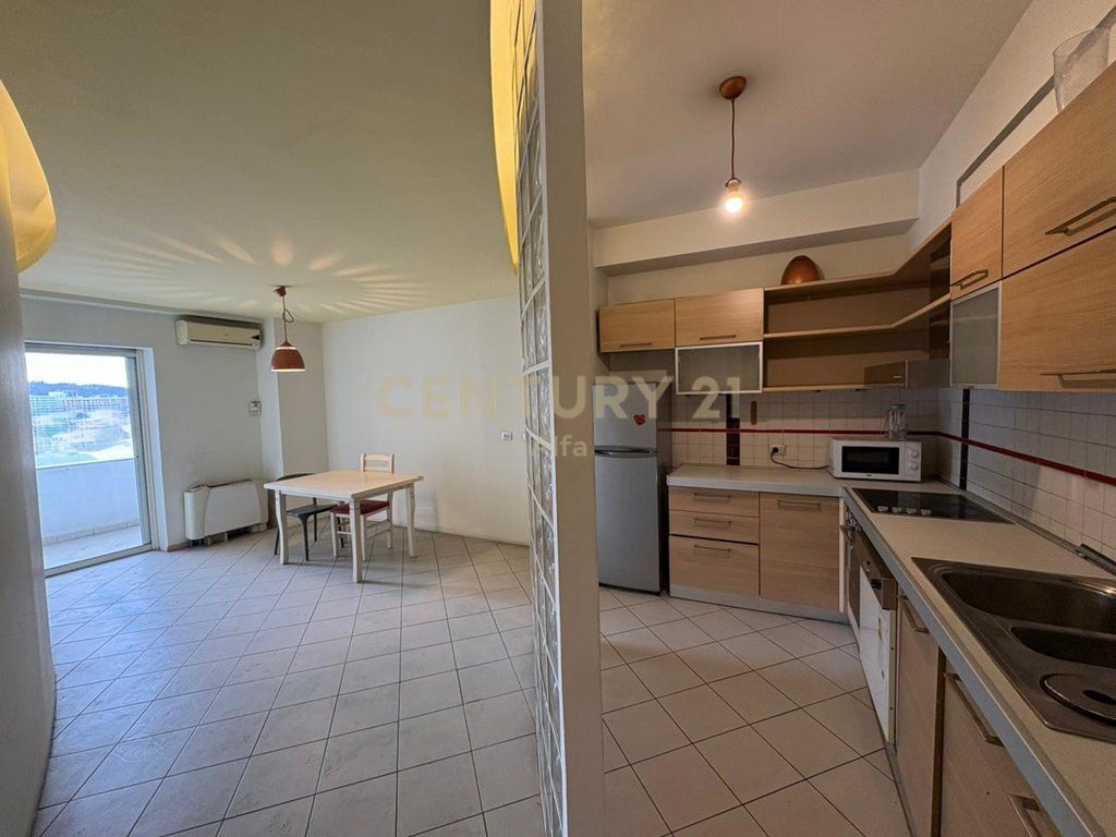 Apartment 168 m2 for sale at Zogu i Zi! 350,000 € Total area 168m2