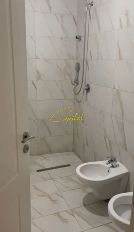 UFFICIO IN AFFITTO 130 M2 5 MAGGIO 500 EURO