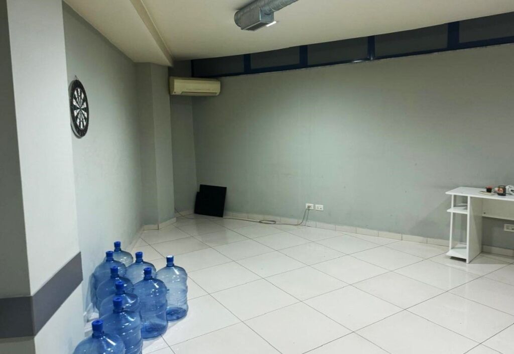 Zyra me qera tek Selvia (ID BZ2571) Tirane